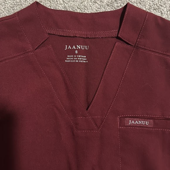 Maroon color scrub by Jannu . - Picture 2 of 4